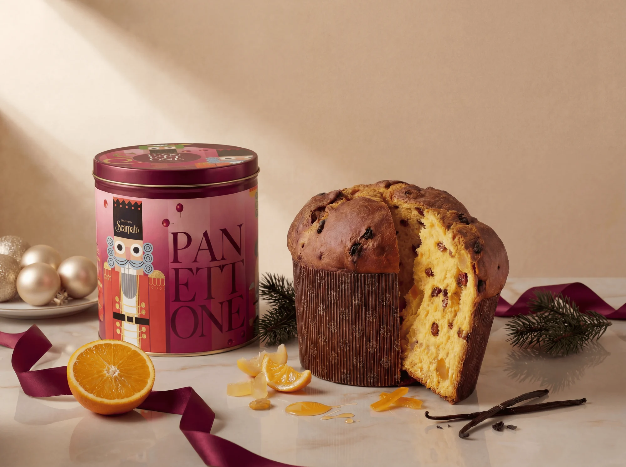 Panettone gourmet tagliato con latta regalo Scarpato
